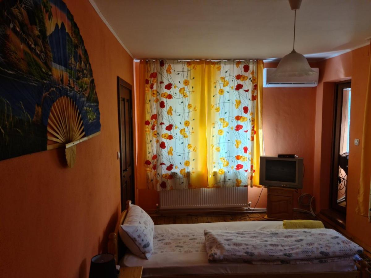 Фън Шуй Къща За Гости 88 دوبرينيشت المظهر الخارجي الصورة